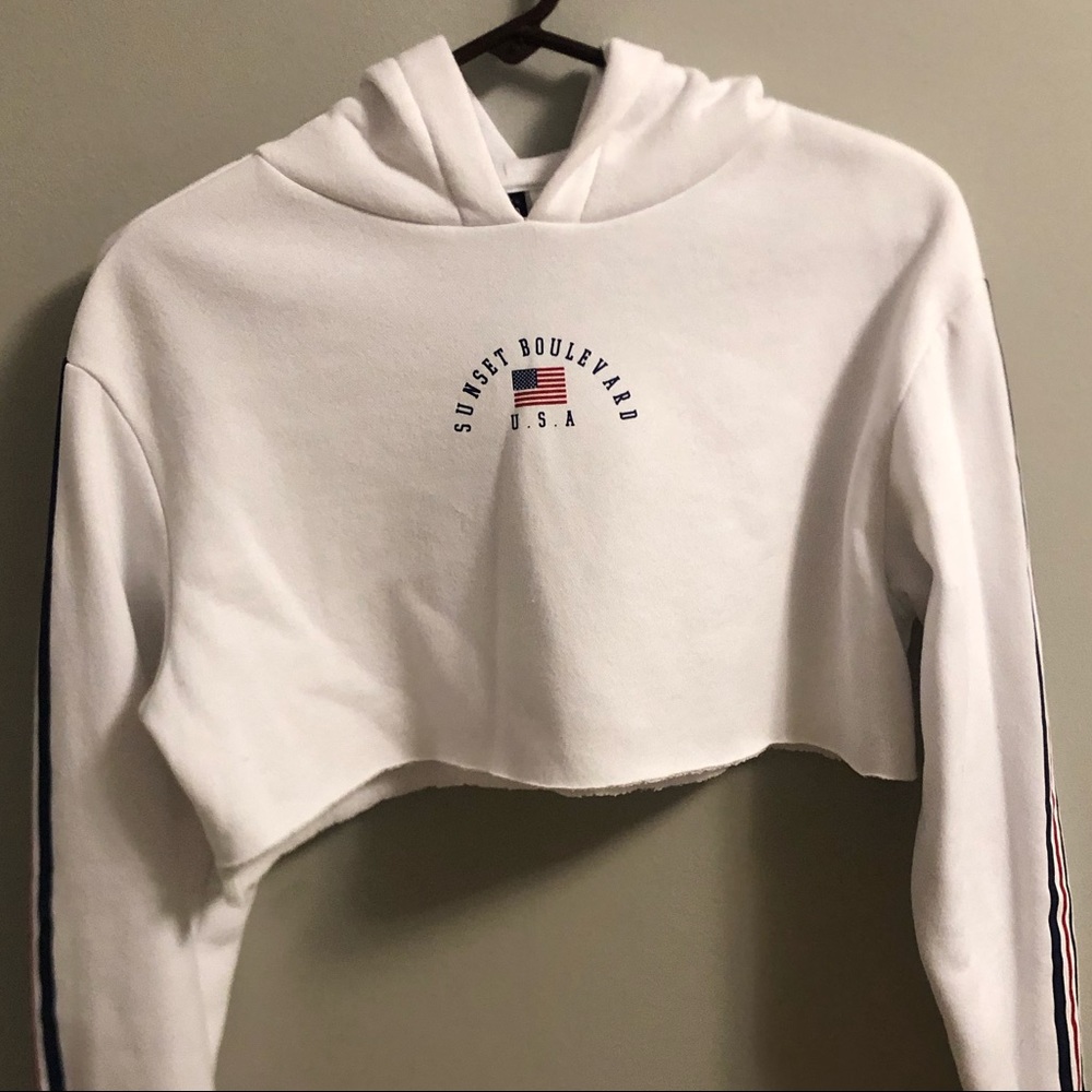 Divided cropped sweatshirt
